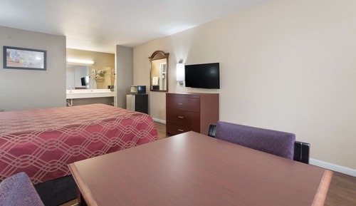 Standard Room, 1 King Bed, Non Smoking