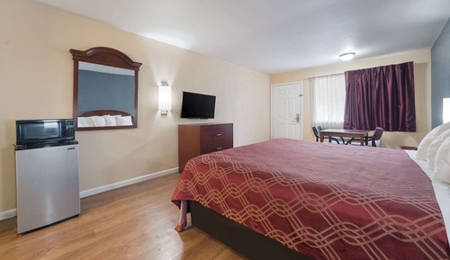 Standard Room, 1 King Bed, Smoking