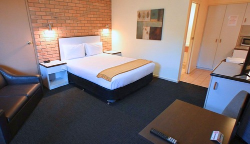 Standard Room, 1 Queen Bed