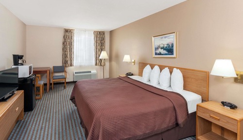 Standard Room, 1 King Bed