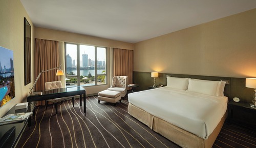 Deluxe Lake View King room