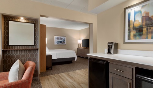 Suite, 1 King Bed, Accessible, River View (Communications Accessible)