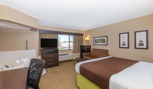 Studio Suite, 1 King Bed, Non Smoking