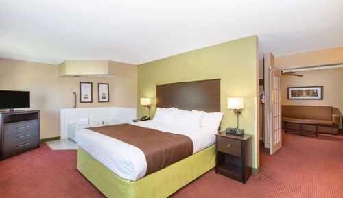 Premier Suite, 1 King Bed, Non Smoking (One-Bedroom, Second Floor)