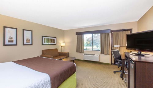 Deluxe Room, 1 King Bed, Non Smoking (Second Floor)