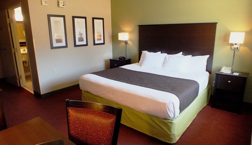 Deluxe Room, 1 King Bed, Accessible, Non Smoking