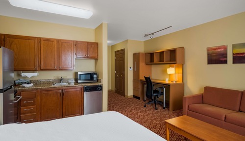 Room, 1 Queen Bed with Sofa bed, Accessible (Mobility/Hearing Tub Home Office)