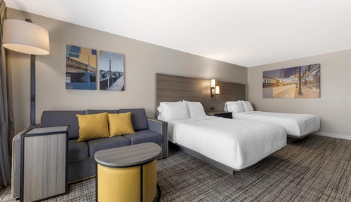 Standard Room, 2 Queen Beds, Accessible, Bathtub (with Single Sofabed)