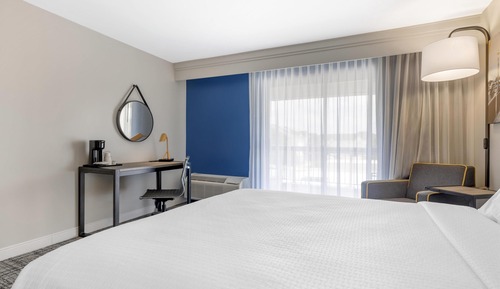 Standard Room, 2 Queen Beds, Non Smoking, Balcony