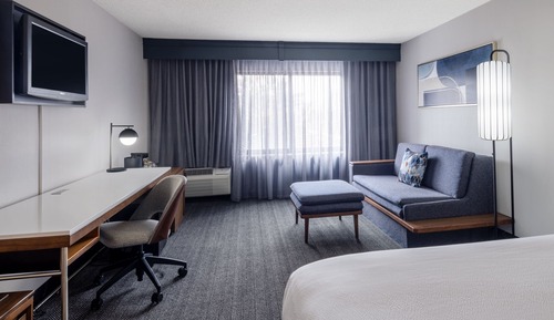 Room, 1 King Bed with Sofa bed, Non Smoking (Mobility Accessible, Tub)