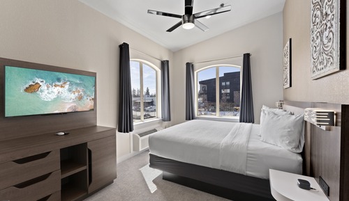 Cedar Street Suite
