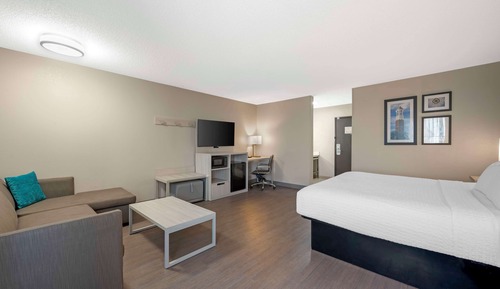 Suite, 1 King Bed, Non Smoking, Refrigerator & Microwave (with Sofabed)