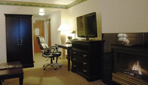 Suite, 1 Bedroom, Fireplace (Not Pet Friendly)