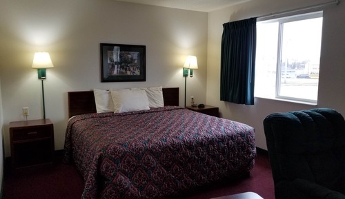Deluxe Room, 1 King Bed, Non Smoking, Jetted Tub