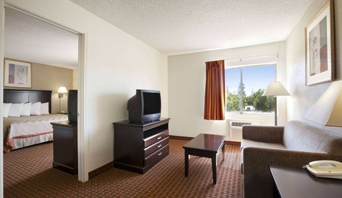 Suite, Non Smoking (2 Rooms, 1 King Bed)