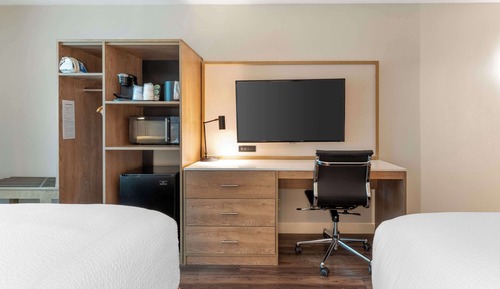 Standard Room, 2 Double Beds, Accessible, Non Smoking (Bathtub)