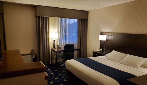 Suite, 1 King Bed, Jetted Tub