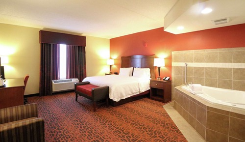 Room, 1 King Bed, Non Smoking, Jetted Tub