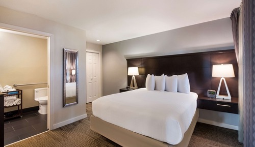 Suite, 1 King Bed (One Bedroom)