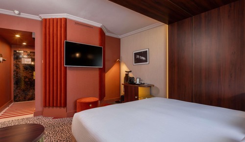 Signature Room, 1 King Bed