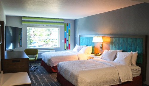 Room, 2 Queen Beds, Accessible, City View (Bathtub)