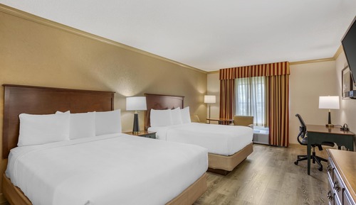 Standard Studio, 2 Queen Beds, Non Smoking, Kitchenette