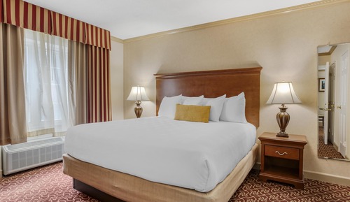 Executive Apartment, 1 King Bed, Non Smoking, Kitchen (Living Room, Full Kitchen)