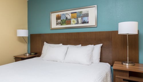 Room, 1 King Bed (Mobility/Hearing Accessible, Tub)