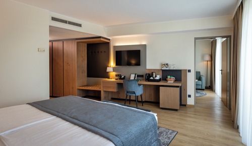 Junior Suite, City View (Single Use)