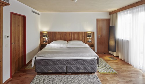 Suite, Garden View