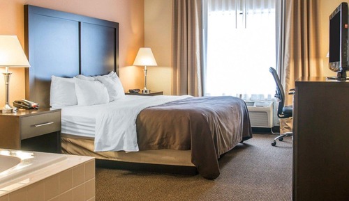 Suite, Non Smoking, Jetted Tub (1 King Bedroom)