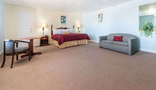 Deluxe Room, 1 King Bed, Non Smoking