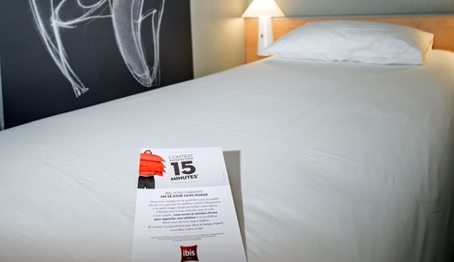Room 1 double bed and 1 child bed under 12 years old