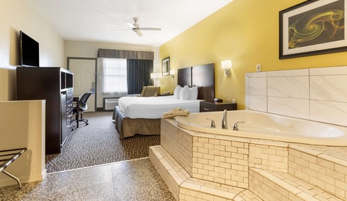 Suite, 1 King Bed, Non Smoking, Jetted Tub (with Sofabed)