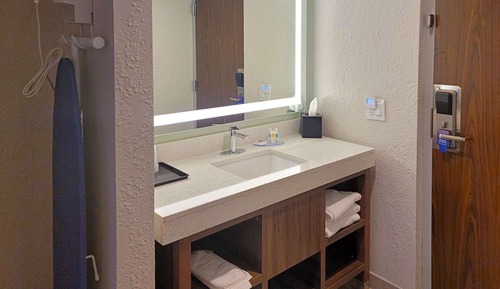 Standard Room, 1 King Bed, Non Smoking