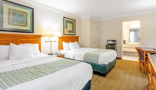 Standard Room, 2 Double Beds, Non Smoking
