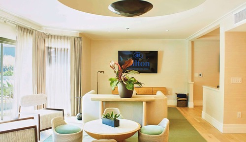 Suite, 1 King Bed, Patio