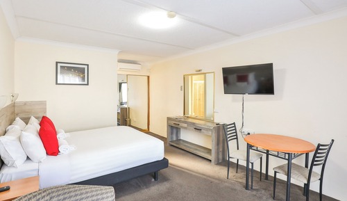 Standard Queen Room