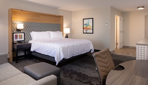 Standard Room, 1 King Bed, Mobility Accessible (Accessible Tub)