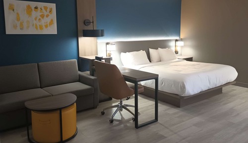 Suite, 1 King Bed, Non Smoking