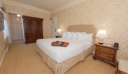 Deluxe Room, 1 King Bed