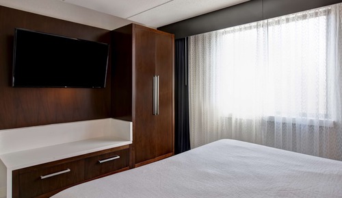 Executive, One King Bed, Non-Smoking