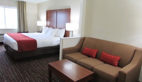 Suite, 1 King Bed, Accessible, Non Smoking