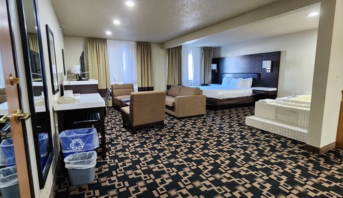 Suite, 1 King Bed with Sofa bed, Non Smoking, Jetted Tub