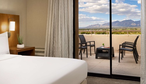 1 King Bed Suite with Balcony