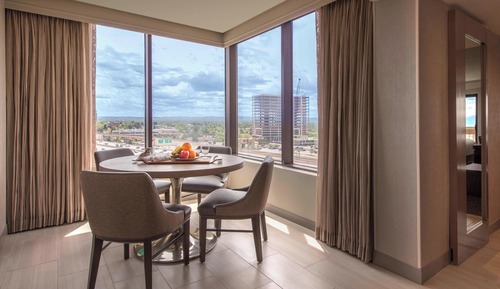 Room, 1 King Bed, Balcony, Corner