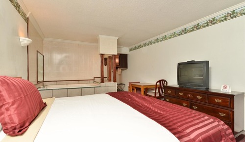 Room, 1 King Bed, Non Smoking