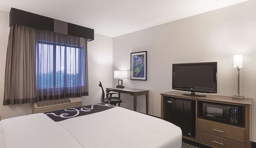 Room, 1 Queen Bed, Accessible, Non Smoking (Mobility w/Grab Bars)