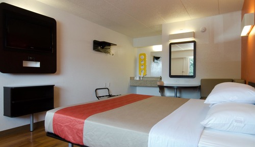 Standard Room, 1 King Bed, Non Smoking, Refrigerator & Microwave