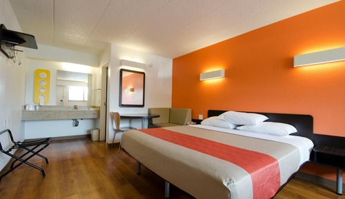Standard Room, 1 King Bed, Smoking, Refrigerator & Microwave